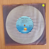 Robert Palmer – Johnny And Mary - 7" Record - Very-Good+ Quality (VG+) (verygoodplus7) (DLB)