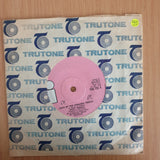 Nicky Thomas / The Destroyers – Love Of The Common People / Compass - 7" Vinyl Record  (VG+) (DLB)