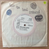 Vicki Sue Robinson – Turn The Beat Around (Rhodesia) - Vinyl 7" Record - Very-Good+ Quality (VG+) (verygoodplus)